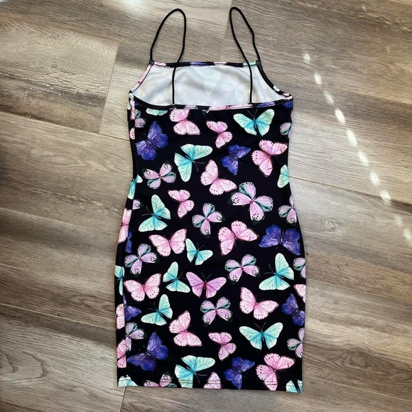 Butterfly Print Bodycon Dress 🦋 - Picture 2 of 6